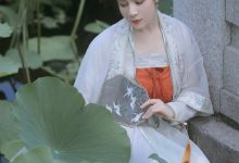 程程程简约牛仔裤摄花絮 [1V-590MB]-美图岛