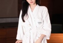 谢小蒽(幼幼)《和闺蜜唐宁宁戏水》原版写真 [80P-880MB]-美图岛