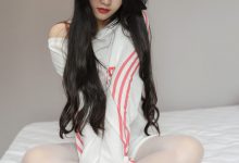 杨晨晨性感紫色连衣裙拍摄花絮 [105P+1V-1.03G]-美图岛