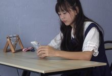 南国足艺 NO.022-静儿打扮的非常漂亮，脱掉公主鞋棉袜放松美脚[1V-2.47G]-美图岛