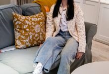 足愉心 NO.012 奶芙（搭配：碎花衬衫、牛仔长裤、运动鞋、白色棉袜、裸足）[110P+2V／14.5GB]-美图岛