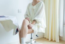 物恋传媒 No.2489 南南-板鞋、白棉袜、裸足 [150P1V-3.47GB]-美图岛